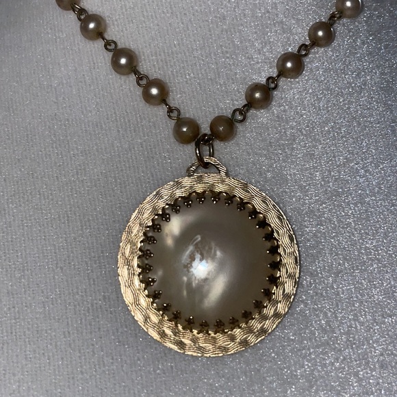 Vintage Necklace Glassy 9 Inch Tan and Gold - Picture 11 of 12